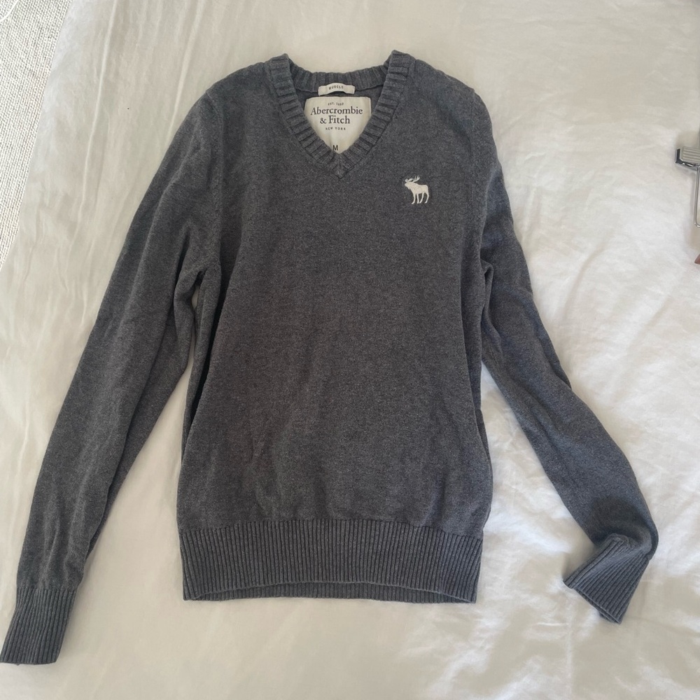 Abercrombie & Fitch grey sweater | size M